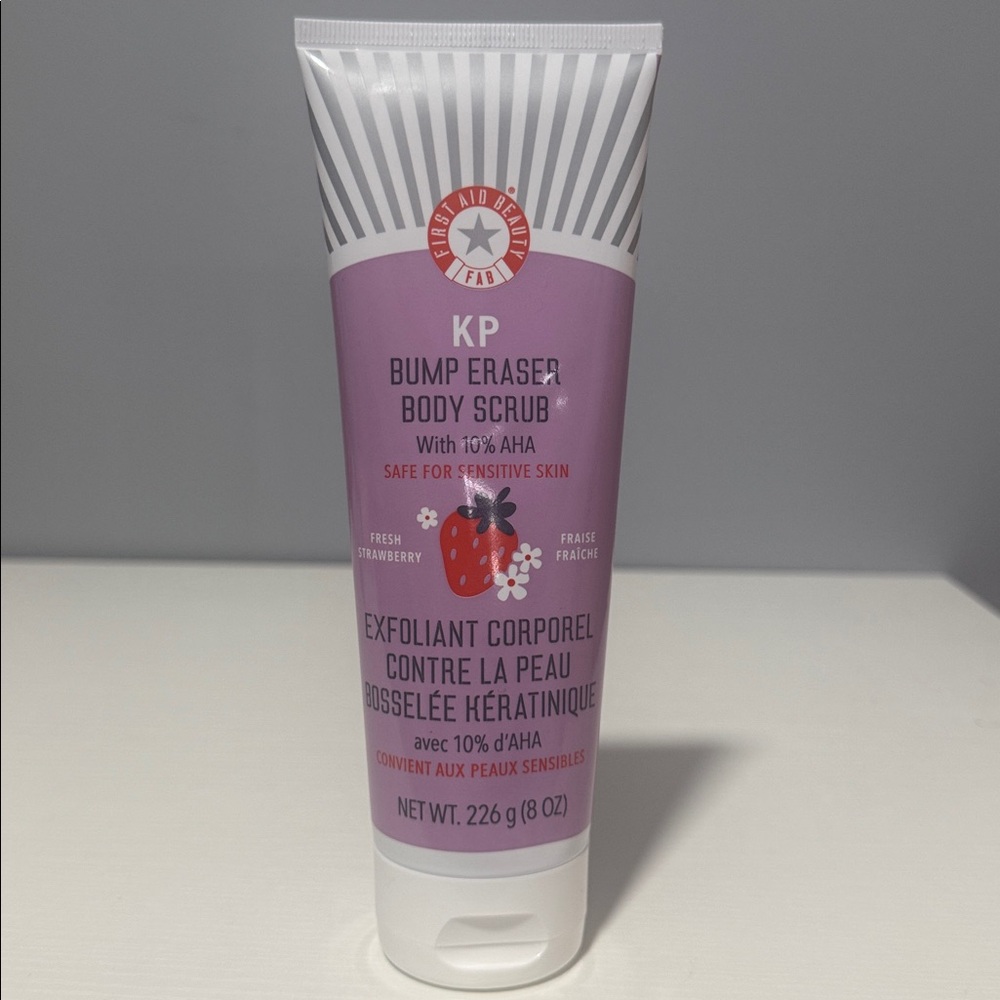 🍓First Aid Beauty KP Bump Eraser Body Scrub - Fresh Strawberry